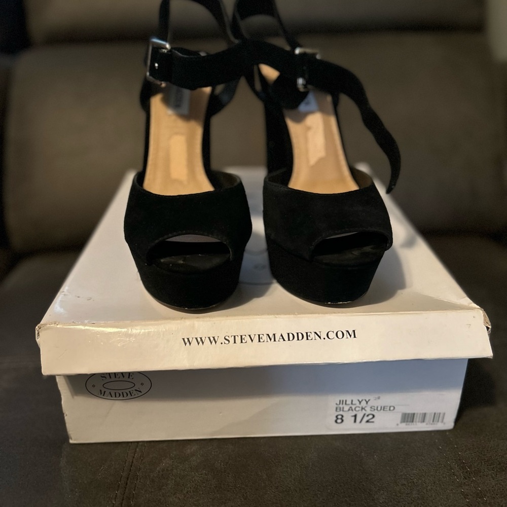 Steve Madden Jillyy Black Sued - Picture 2 of 3